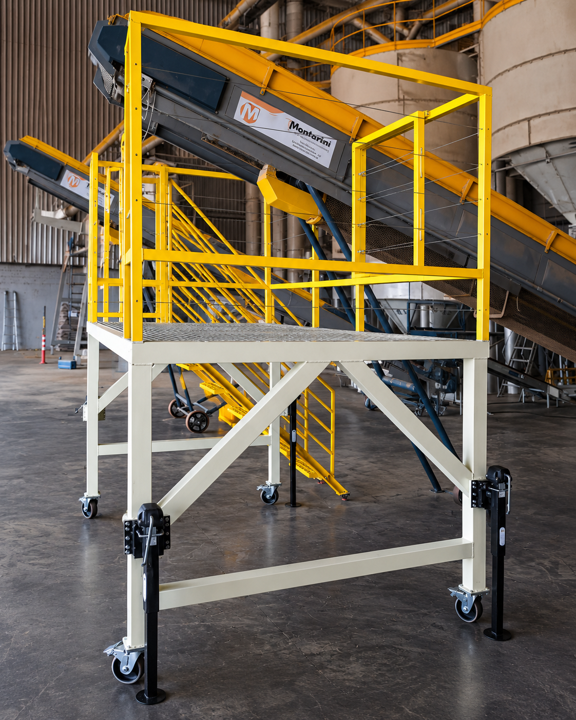 Plataforma industrial regulável fabricada pela Engetec